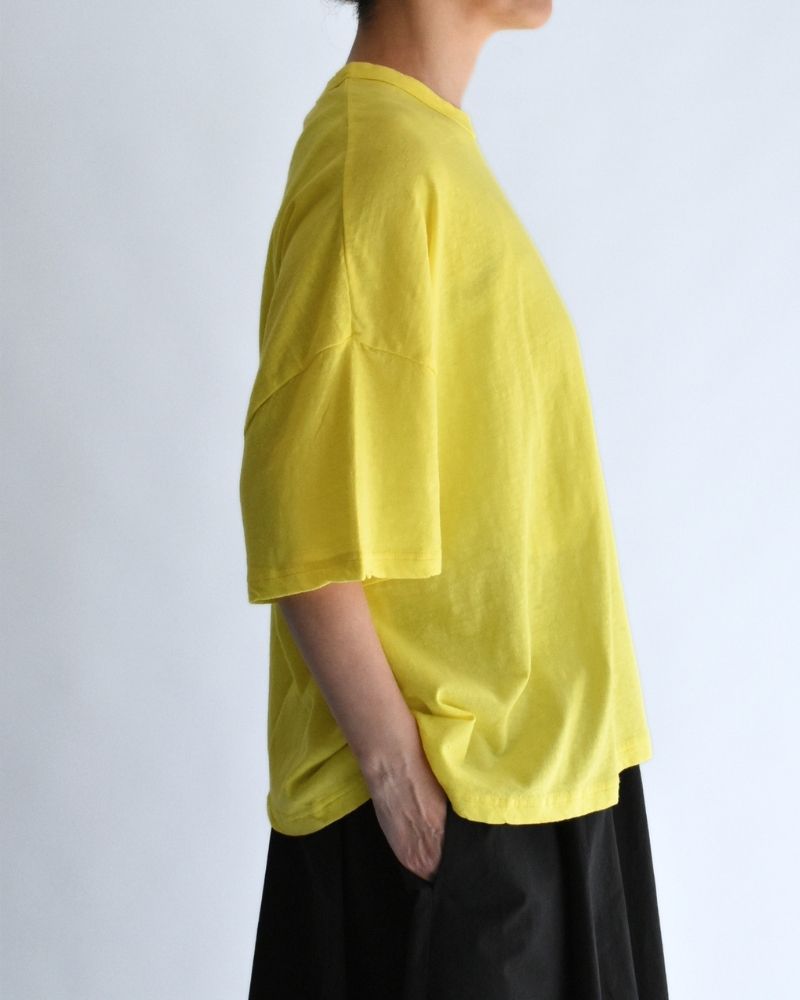 Wide T-shirt in Yellow