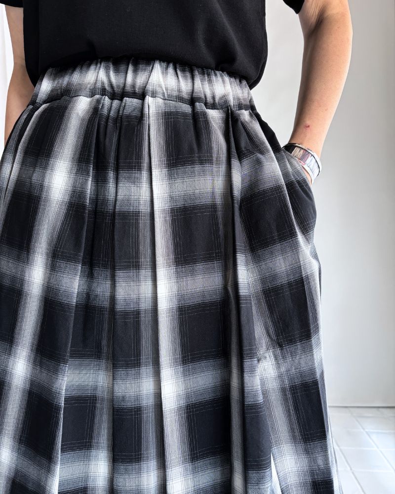 DOLLY-W Tuck Skirt in GrayCheck