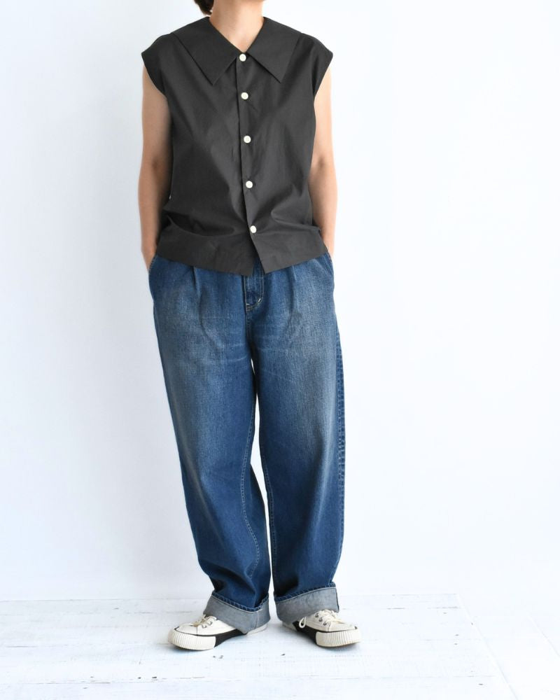 LALA-POPLIN Sleeveless Blouse in Navy