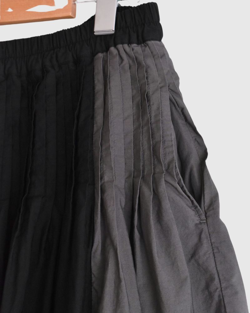 40s ORGANIC POPLIN(PATCHWORK) PINTUCK FLARED SKIRT WITH CRAZY PATCH WORK in Black/Charcoal