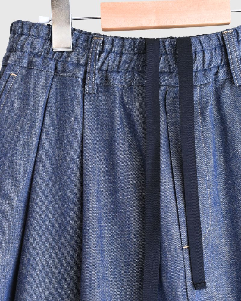HAKU-DENIM Tuck Pants in Blue