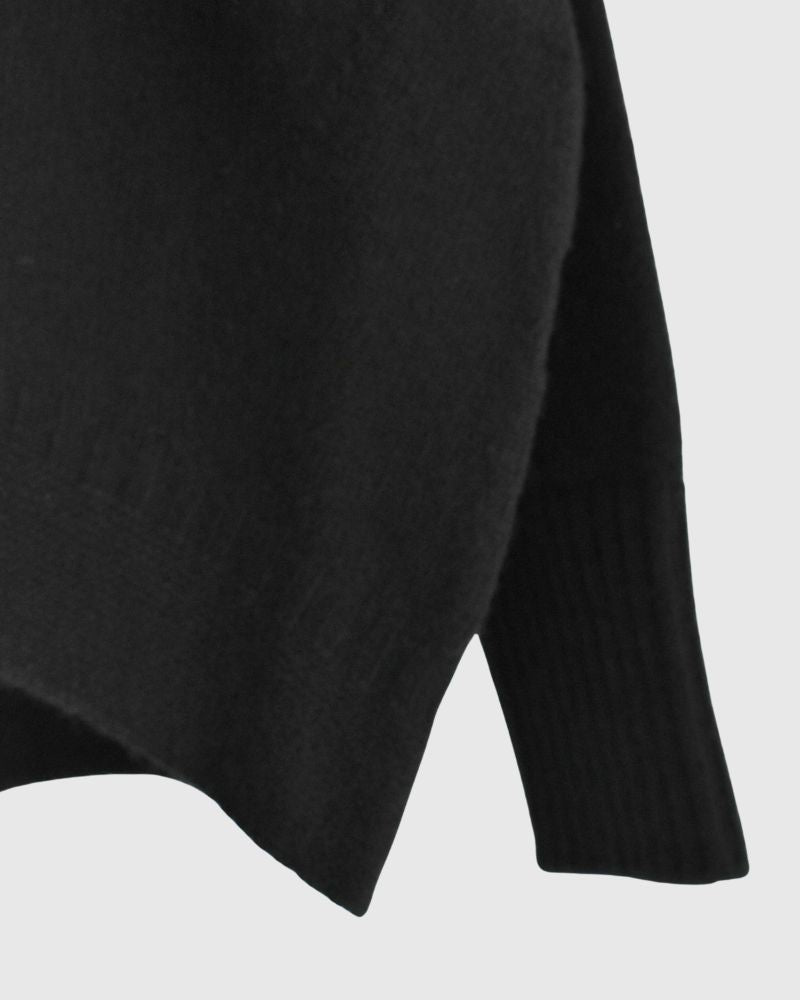 AURA V-neck knit pullover in Black