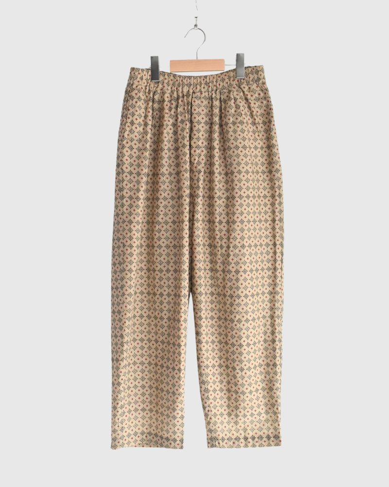2TUCK TAPERED EASY PANTS in Beige