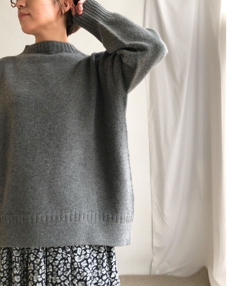 HERIOT Big Silhouette Knit in Gray