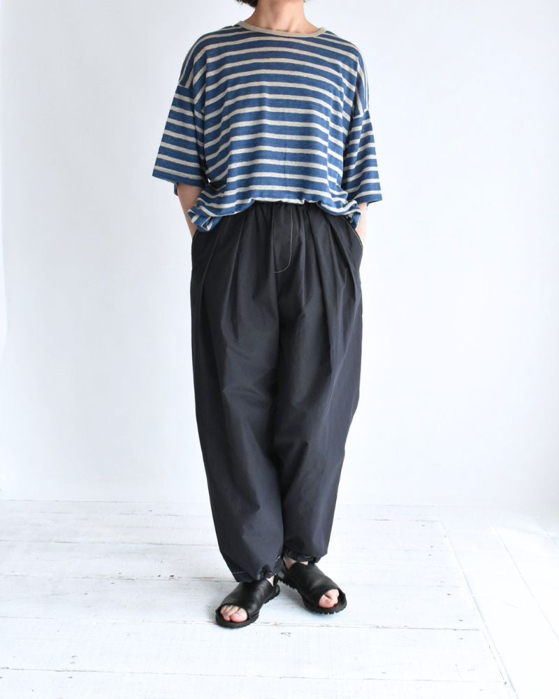 HAKAMA-W Tuck Easy Pants in Navy