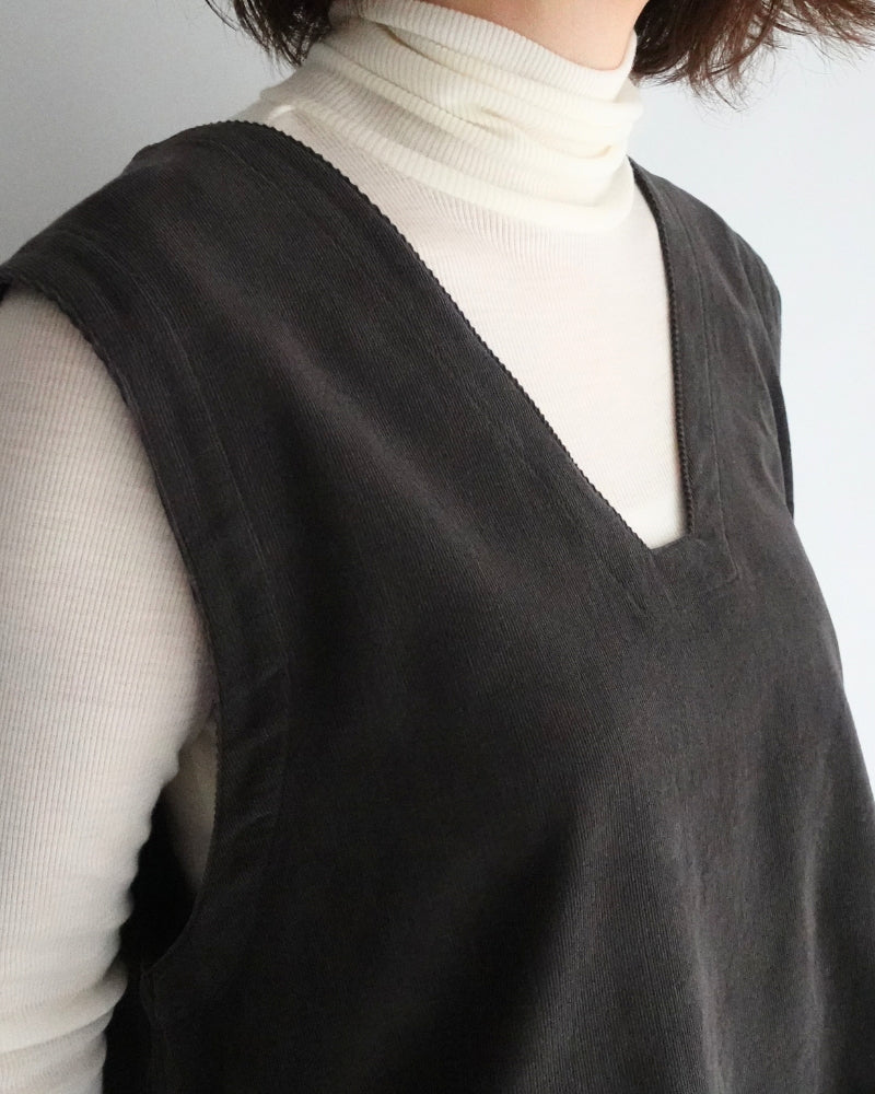 Work Pullover Vest (Corduroy) in Brown