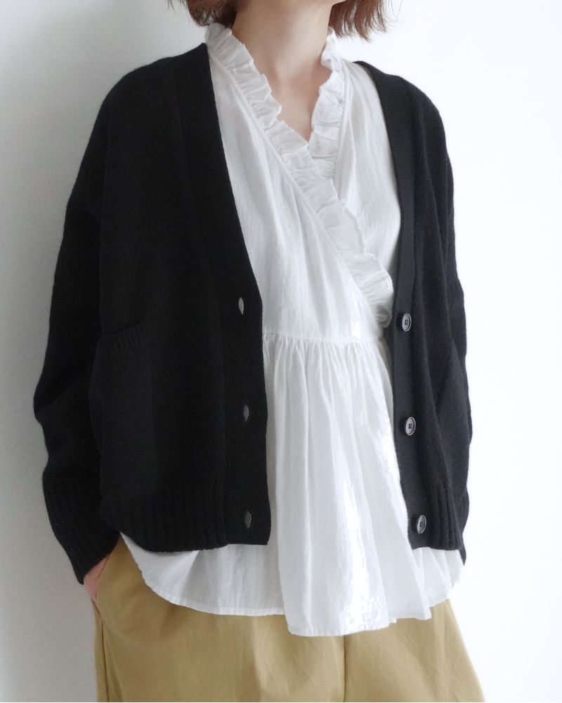JANE V-neck Cardigan in Black