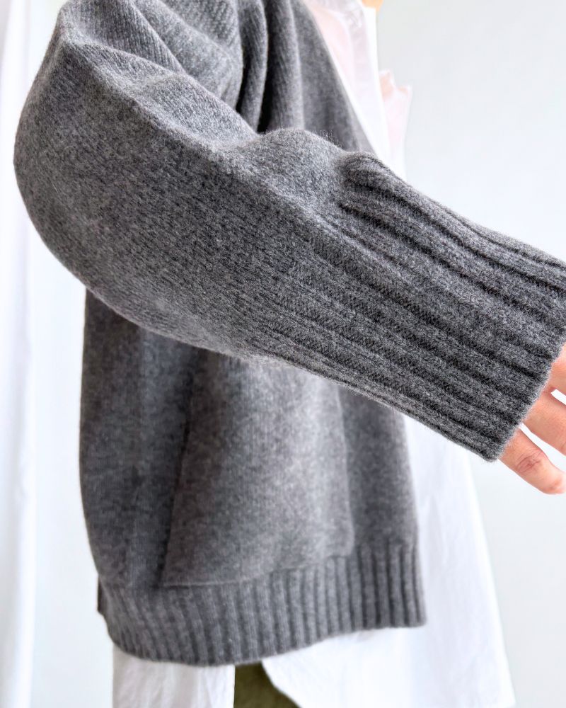 JANE V-neck Cardigan in Gray