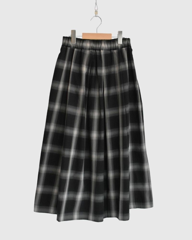 DOLLY-W Tuck Skirt in GrayCheck