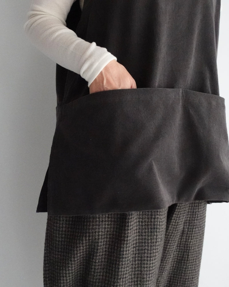 Work Pullover Vest (Corduroy) in Brown