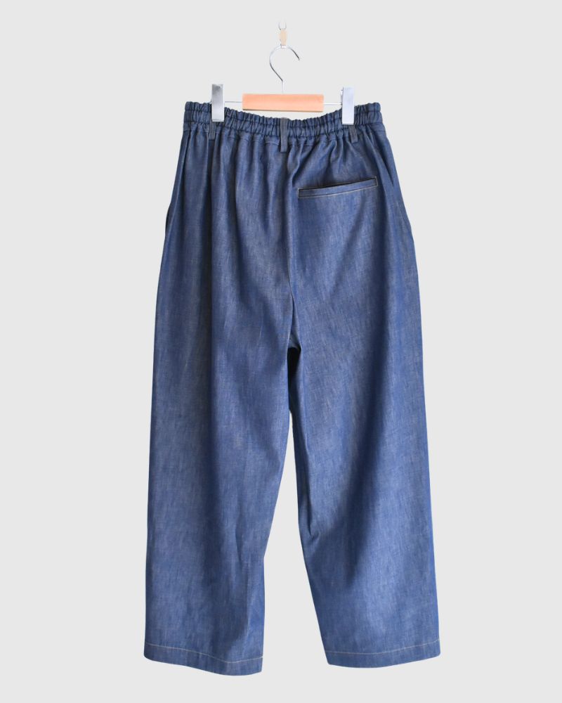 HAKU-DENIM Tuck Pants in Blue