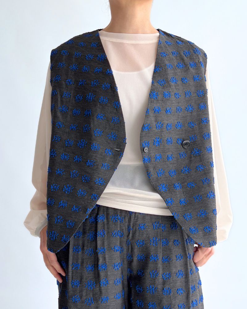 Jacquard Asymmetry Vest in Charcoal