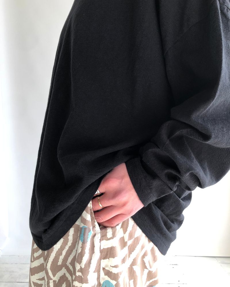 Jersey Loose Pullover in Black