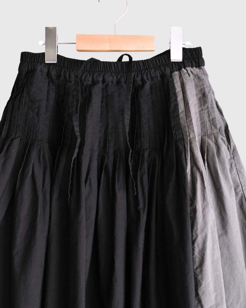 40s ORGANIC POPLIN(PATCHWORK) PINTUCK FLARED SKIRT WITH CRAZY PATCH WORK in Black/Charcoal