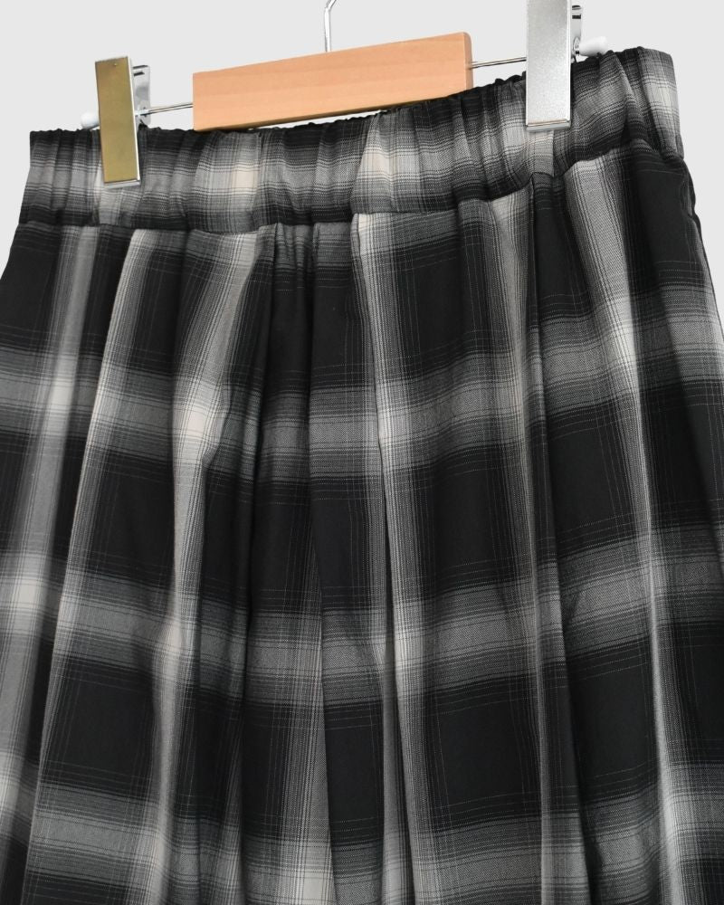 DOLLY-W Tuck Skirt in GrayCheck