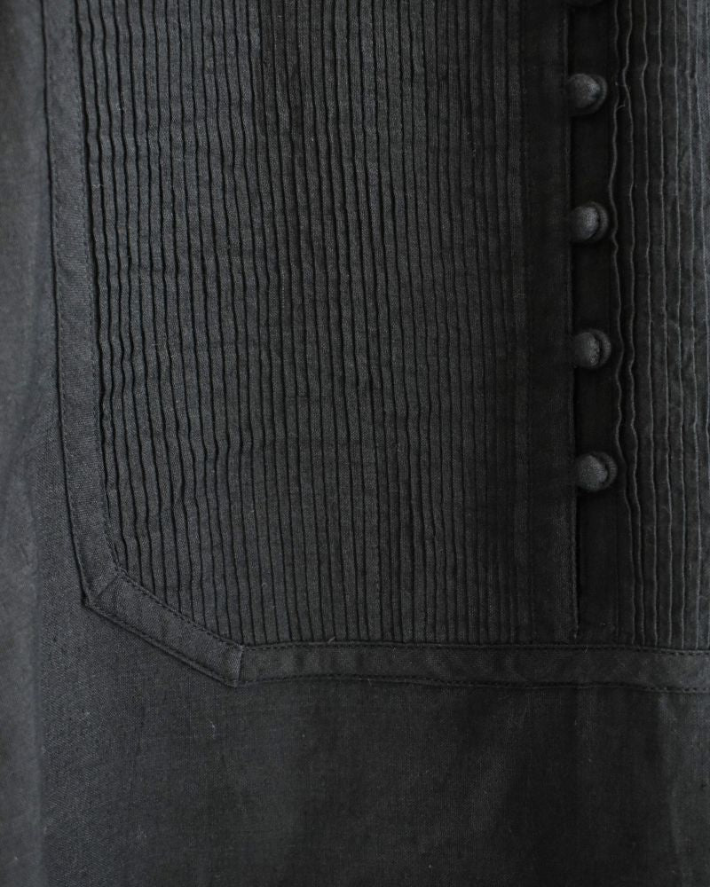 CREW-NECK BOSOM LONG SHIRT WITH MINI PINTUCK in Black