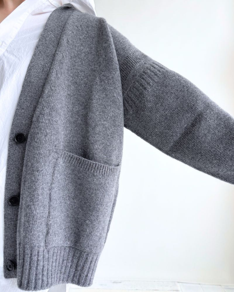 JANE V-neck Cardigan in Gray