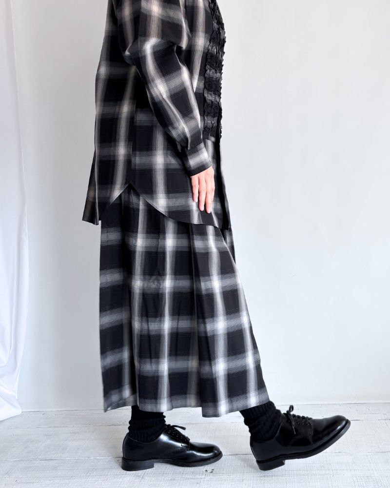 DOLLY-W Tuck Skirt in GrayCheck