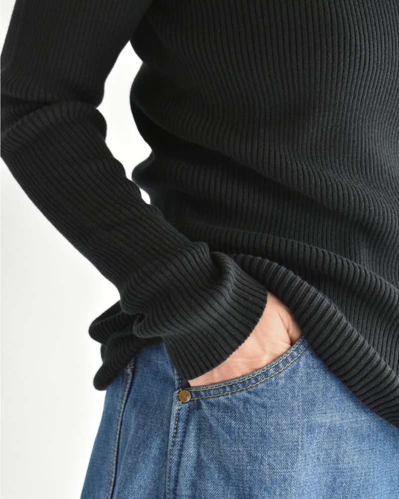 JAPAN WHOLEGARMENT Rib Knit Pullover in Black