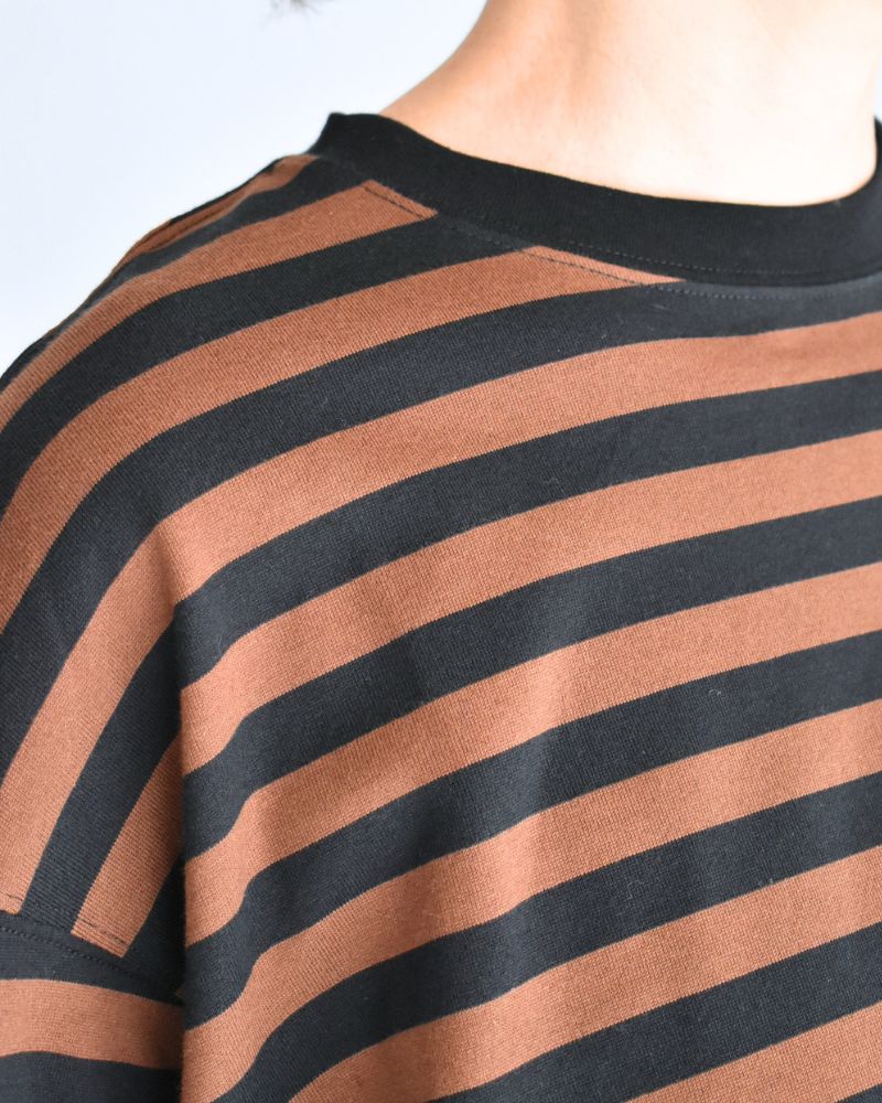 Tuck Cocoon T-Shirt in Brown/Black Border