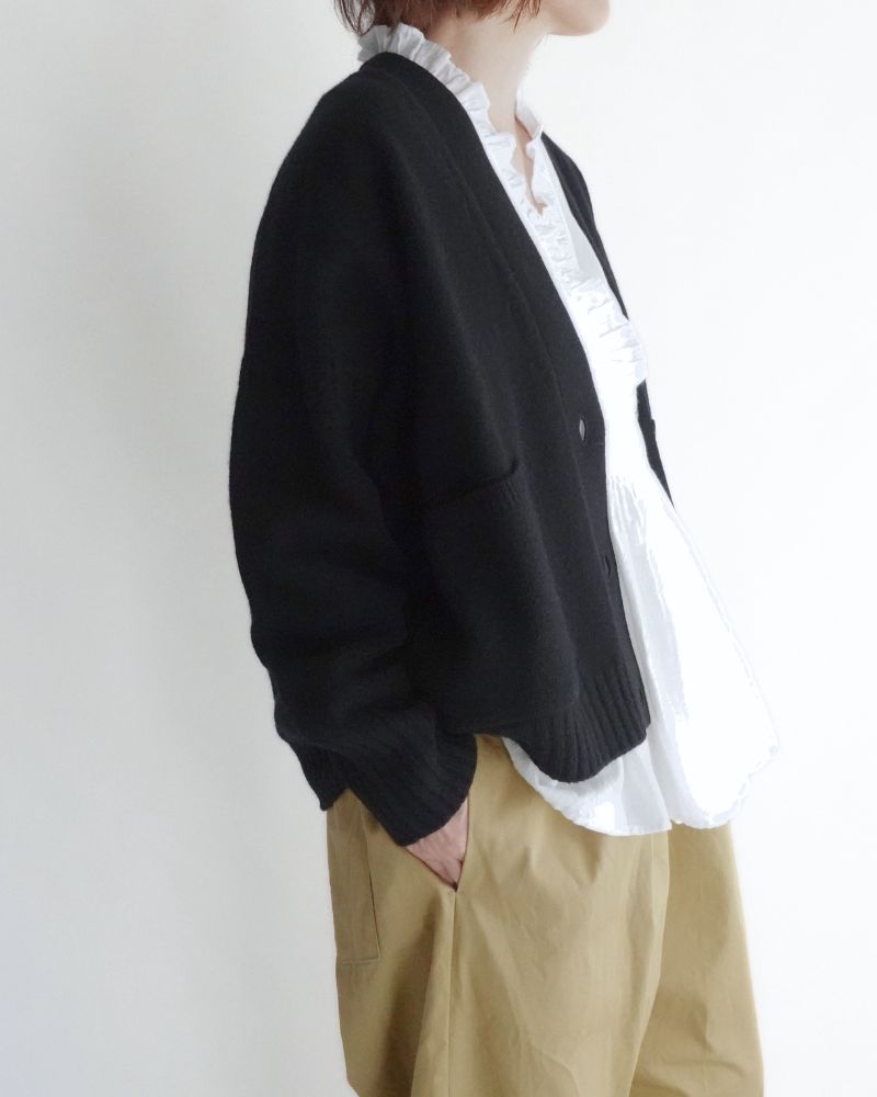 JANE V-neck Cardigan in Black