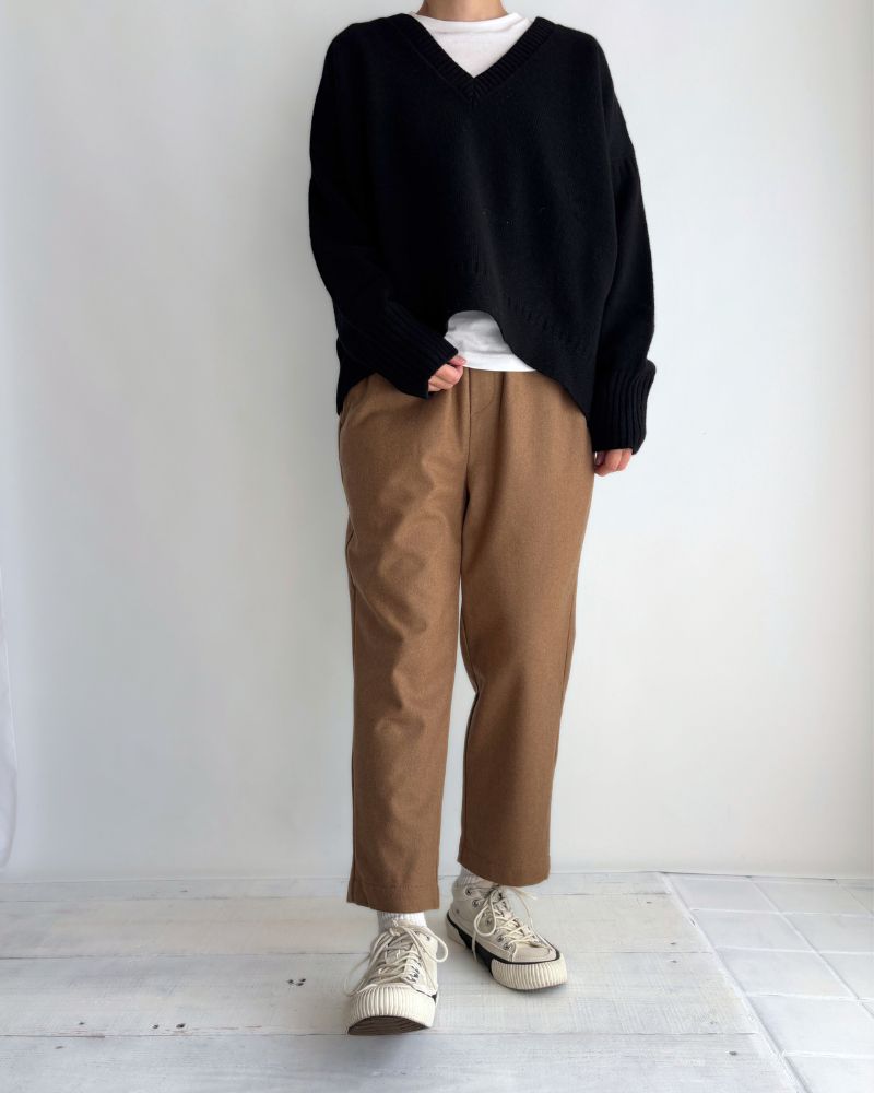 WOOL FLANNEL EASY TAPERED PANTS in Camel
