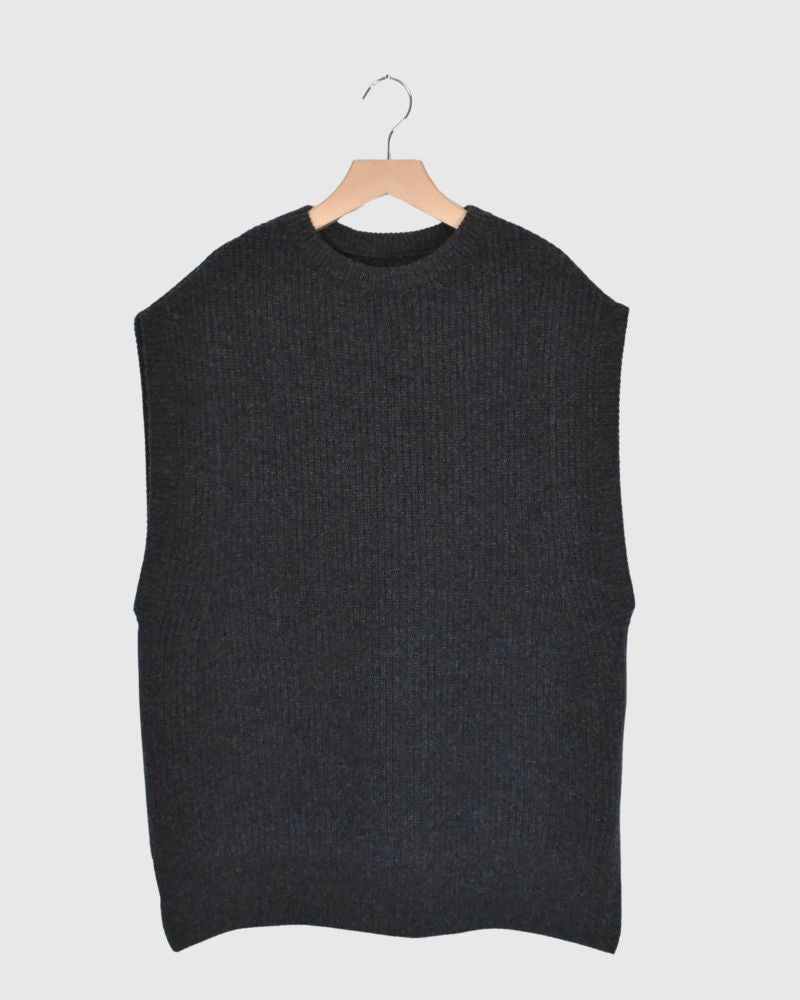 JAPAN RIDGE KNITTING VEST in Charcoal