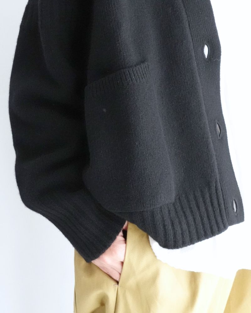 JANE V-neck Cardigan in Black