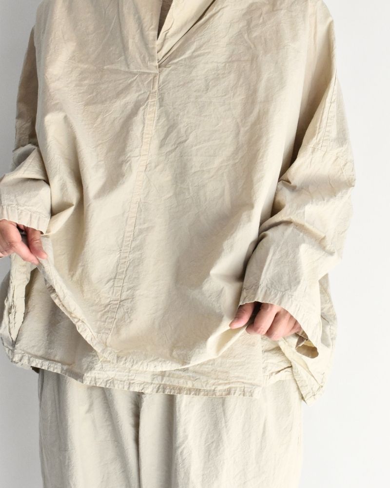 Shrink Open Collar Pullover Shirt in Beige