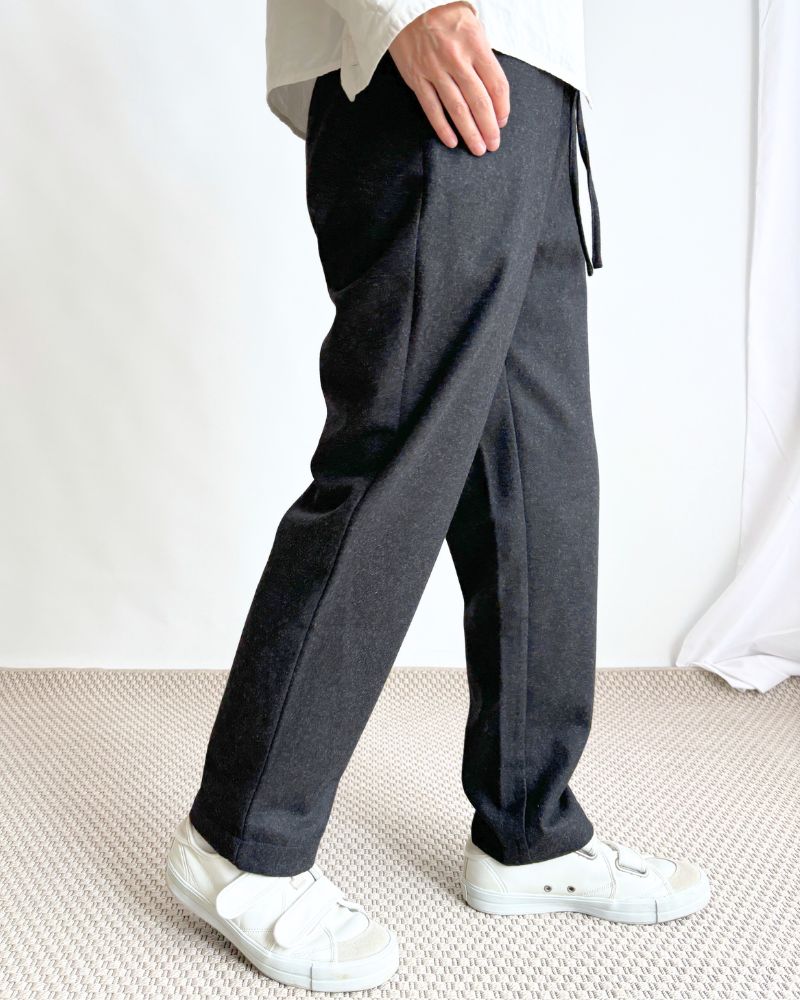 WOOL FLANNEL EASY TAPERED PANTS Charcoal