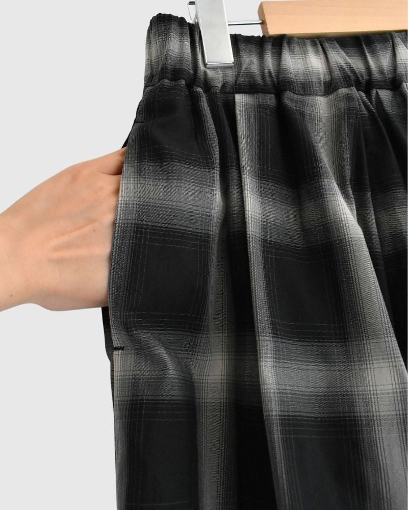 DOLLY-W Tuck Skirt in GrayCheck