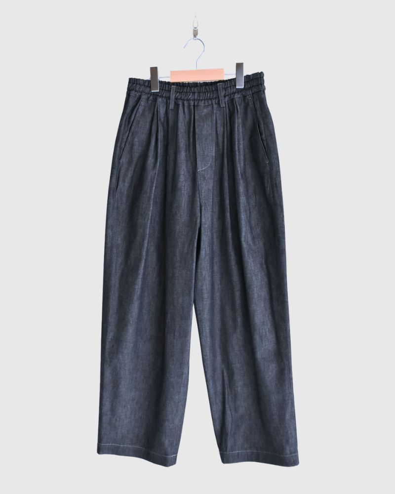 HAKU-DENIM Tuck Pants in Indigo