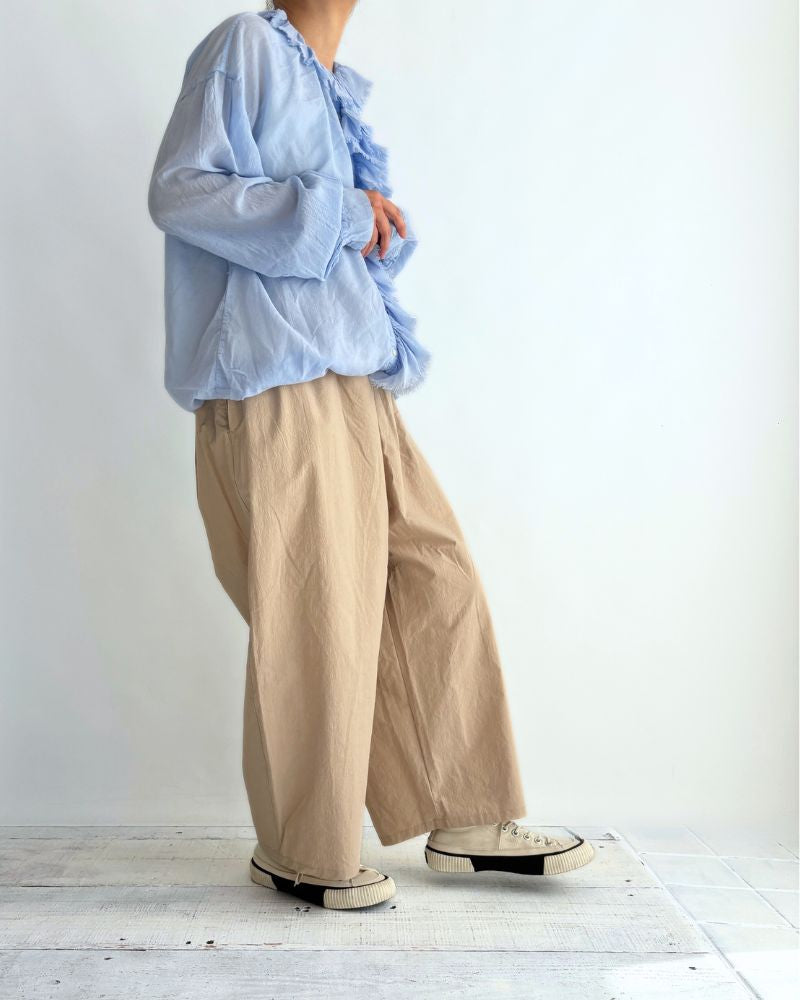 Frill blouse in Blue