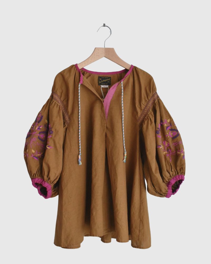 Floral Embroidery Blouse in Brown