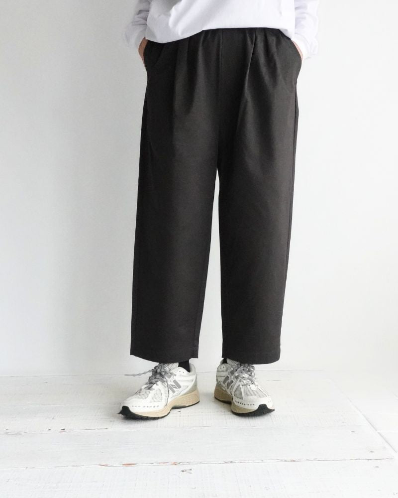 West Point 2-Tuck Tapered Easy Pants in CharcoalGray