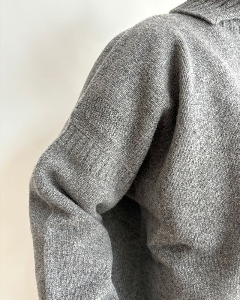 LULU 2-way Turtleneck Knit in Gray