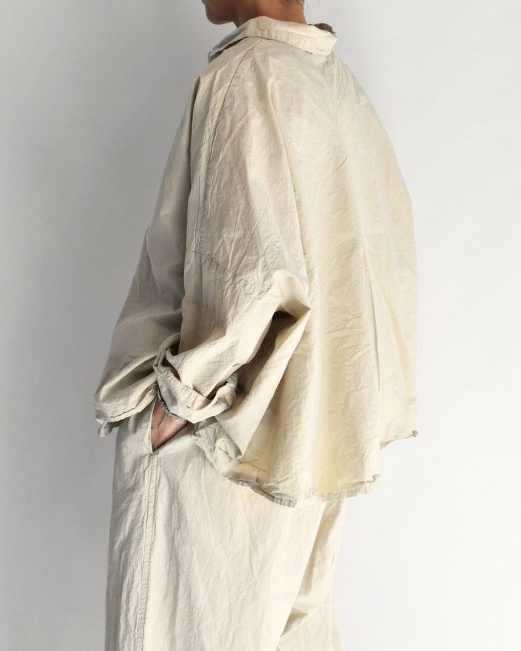 Shrink Open Collar Pullover Shirt in Beige