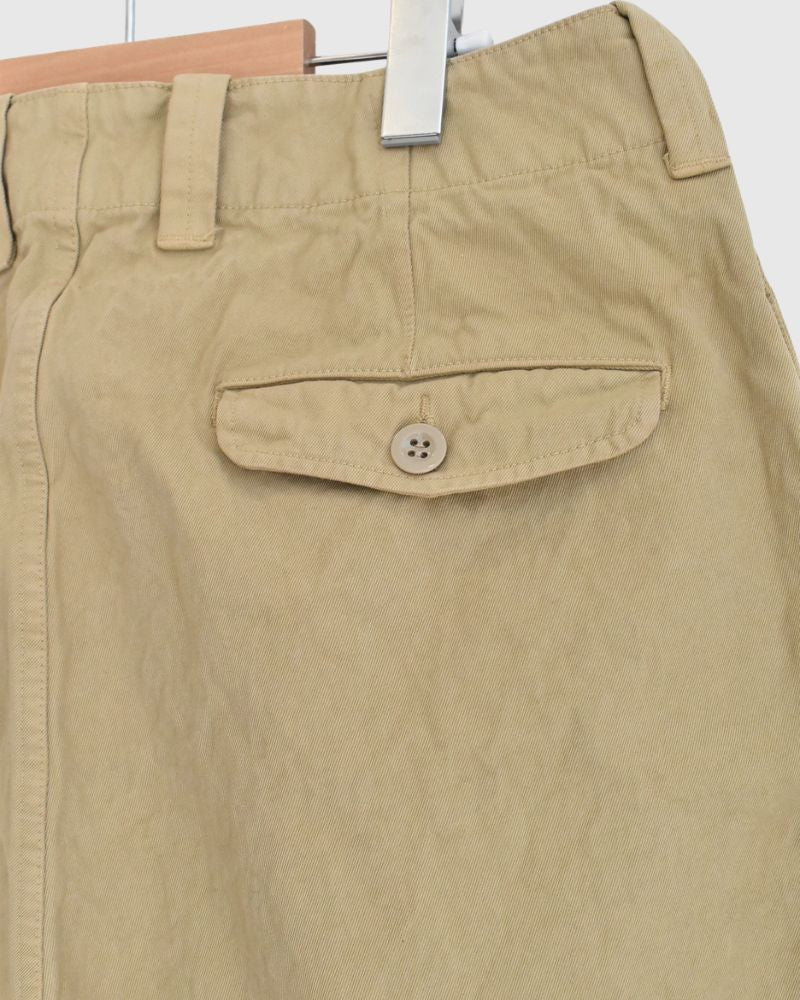 One-tuck Chino Pants in Beige