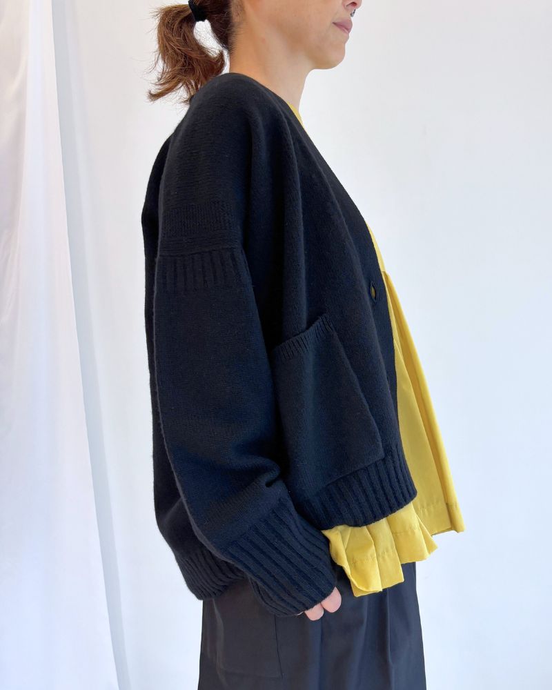 JANE V-neck Cardigan in Black