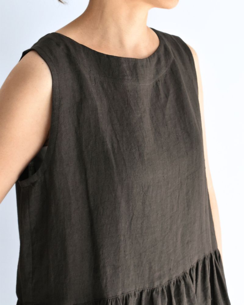 Sleeveless Gathered Dress (LINEN) in Brown