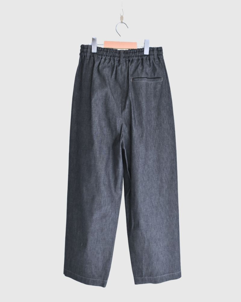 HAKU-DENIM Tuck Pants in Indigo