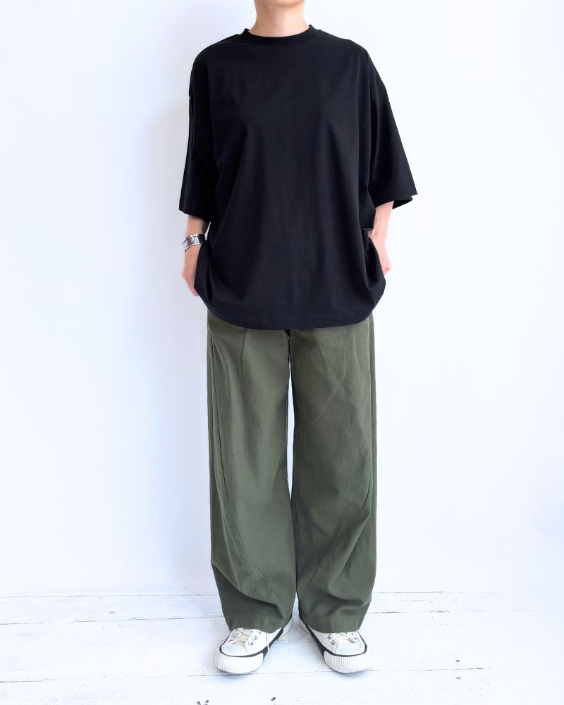 Unisex Oversized TEE in Black