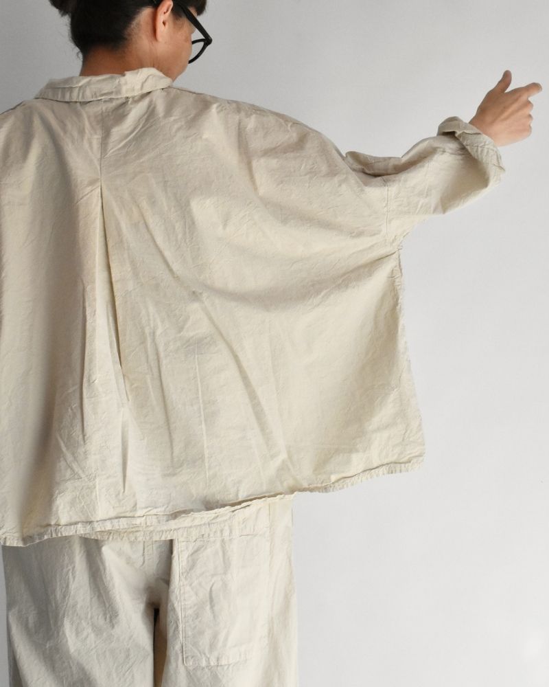 Shrink Open Collar Pullover Shirt in Beige