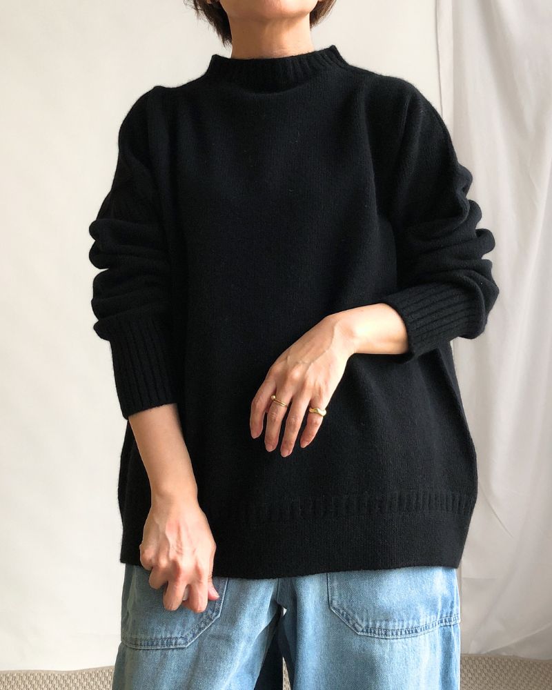 HERIOT Big Silhouette Knit in Black