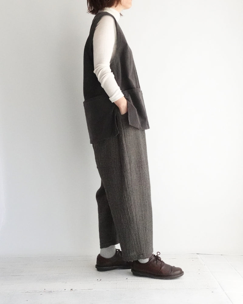 Work Pullover Vest (Corduroy) in Brown