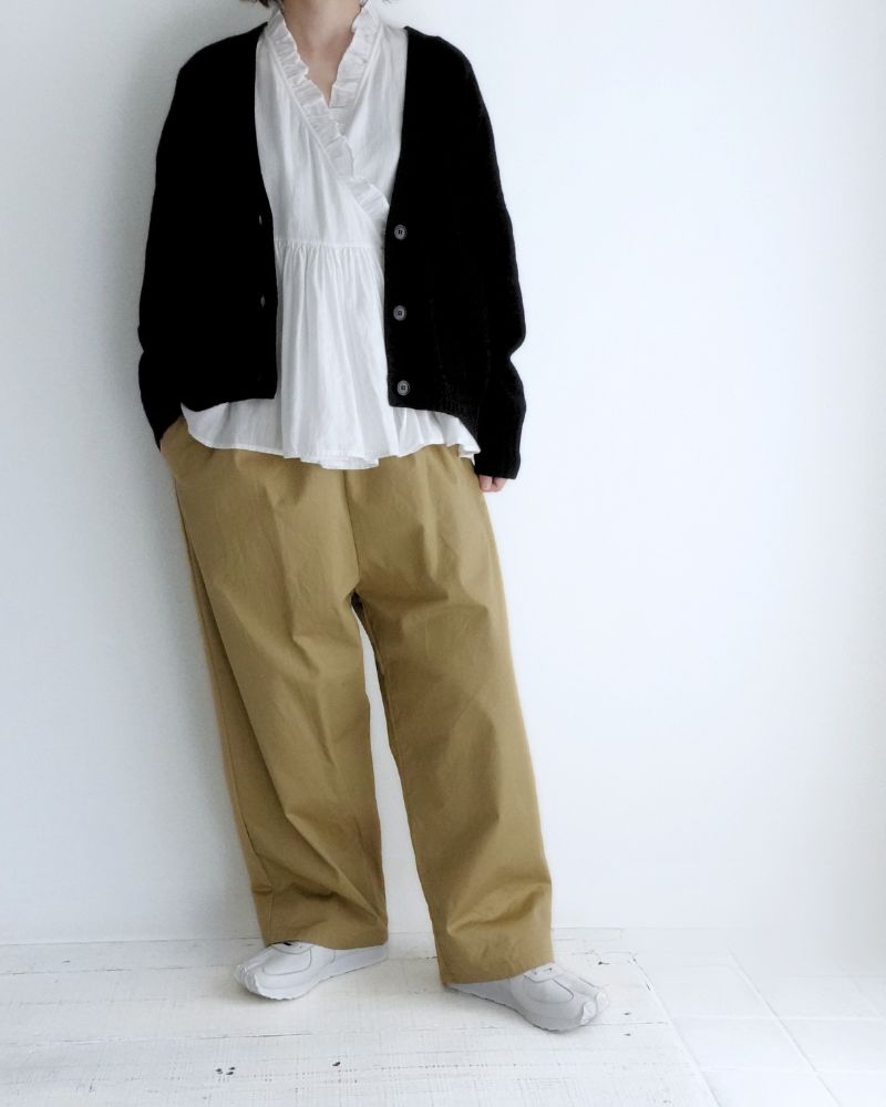 JANE V-neck Cardigan in Black