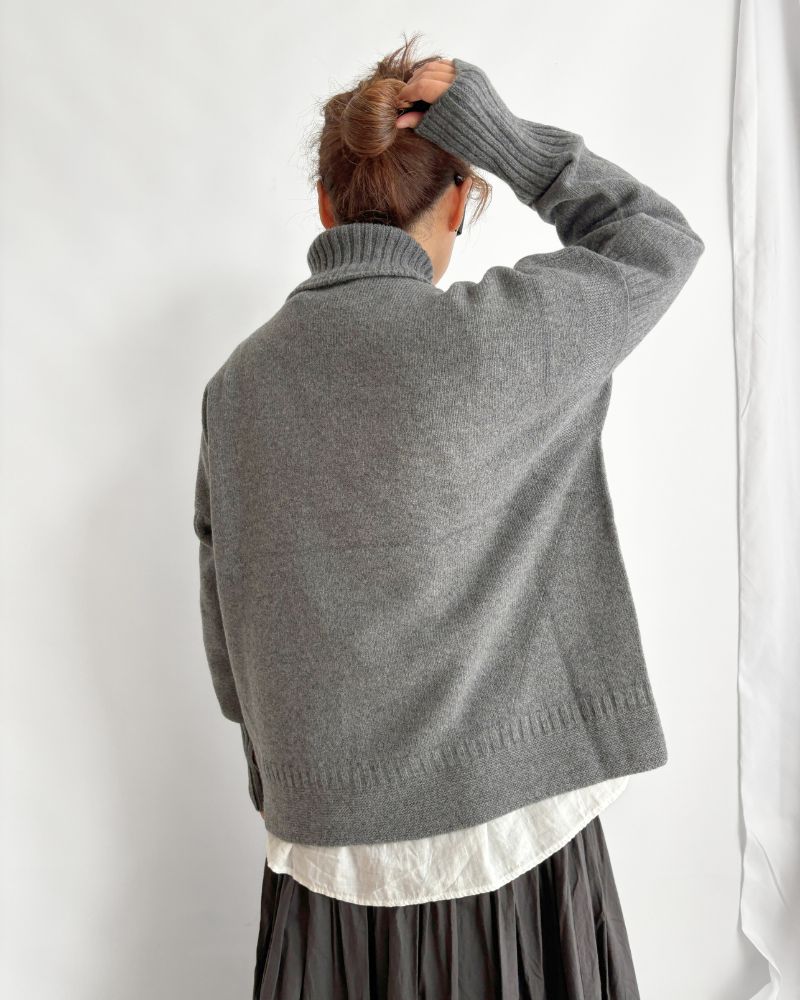 LULU 2-way Turtleneck Knit in Gray