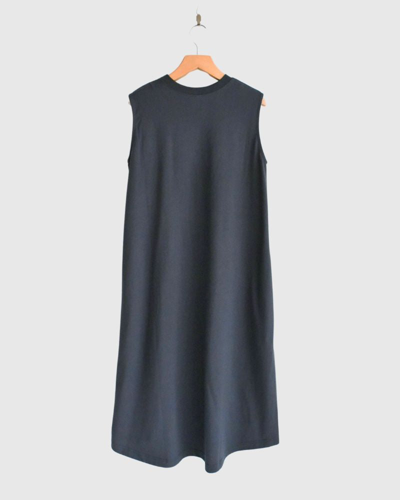 Sleeveless dress in Charcoal