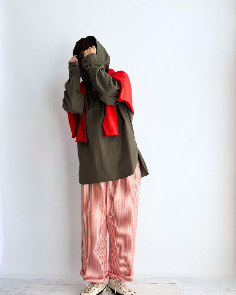 COTTON HERRINGBONE WASH HOODED PULLOVER SHIRT in KhakiHerringbone