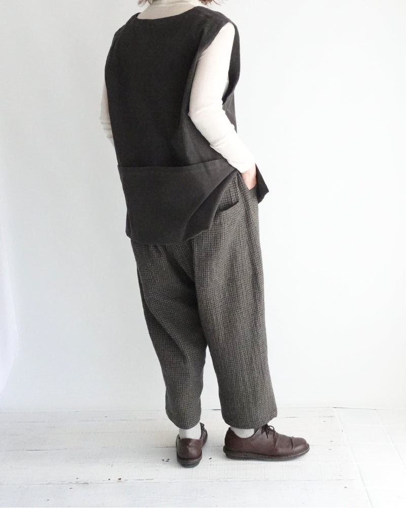 Work Pullover Vest (Corduroy) in Brown